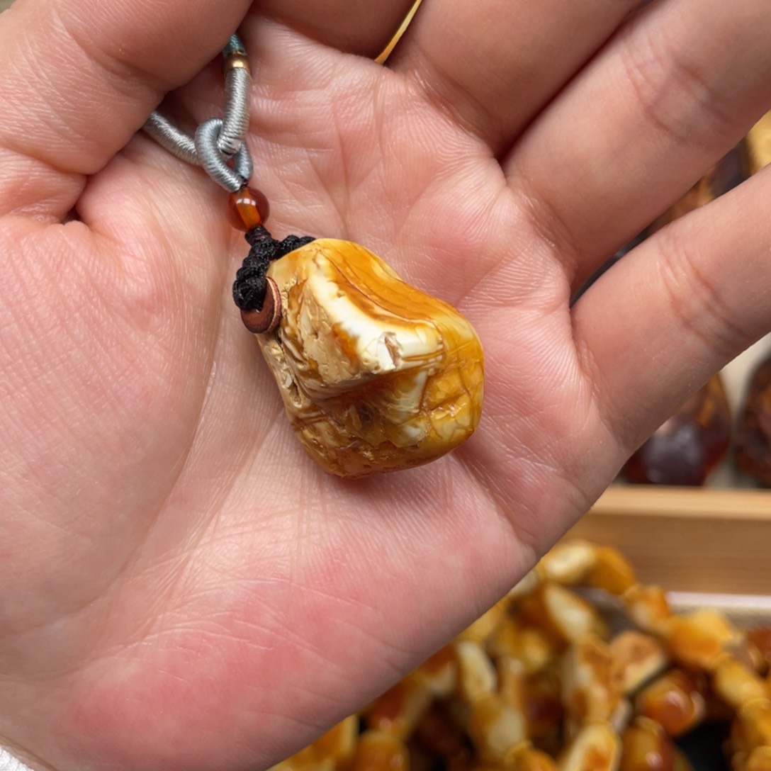 蜜蜡珠宝奇石未镶嵌