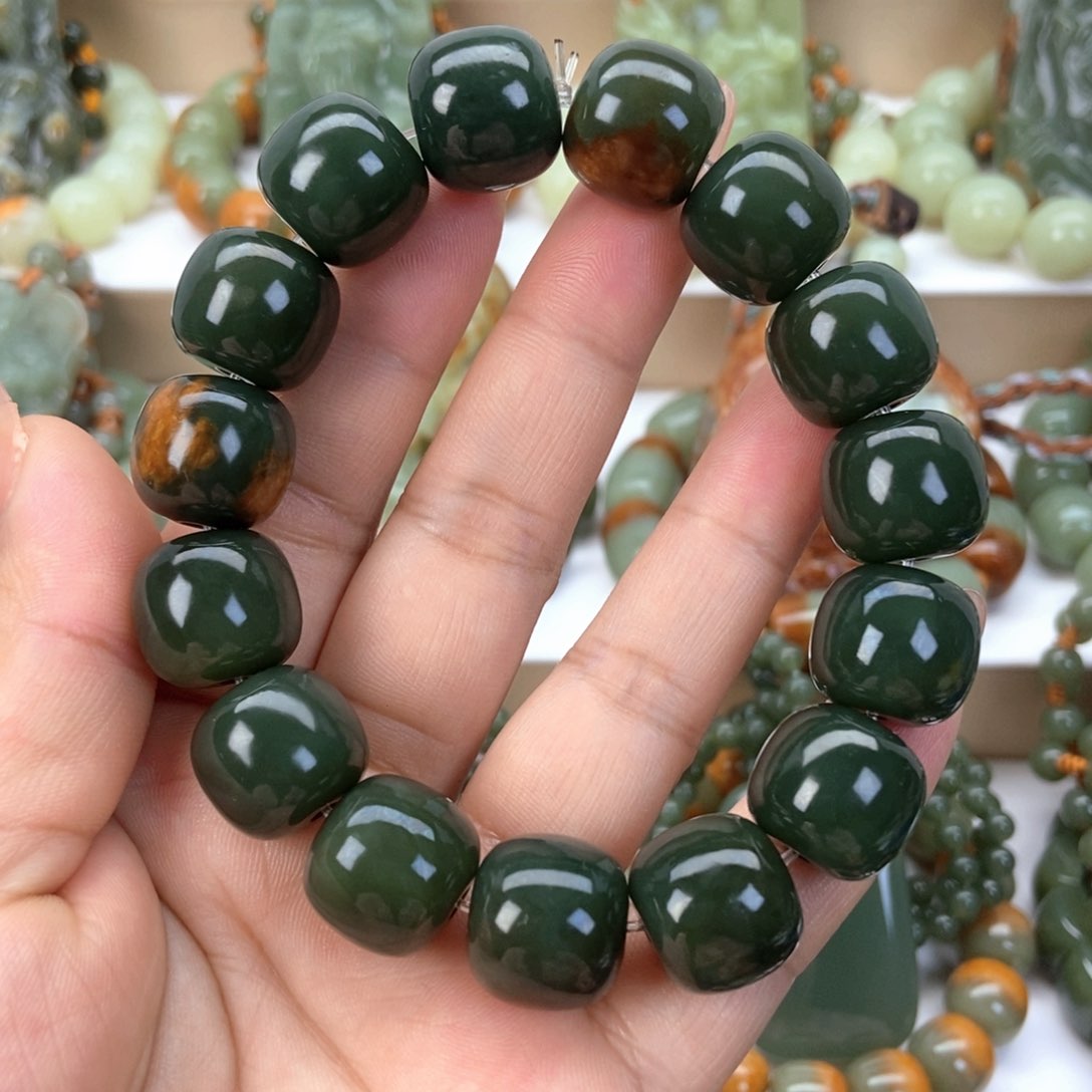 透闪石质玉手串未镶嵌