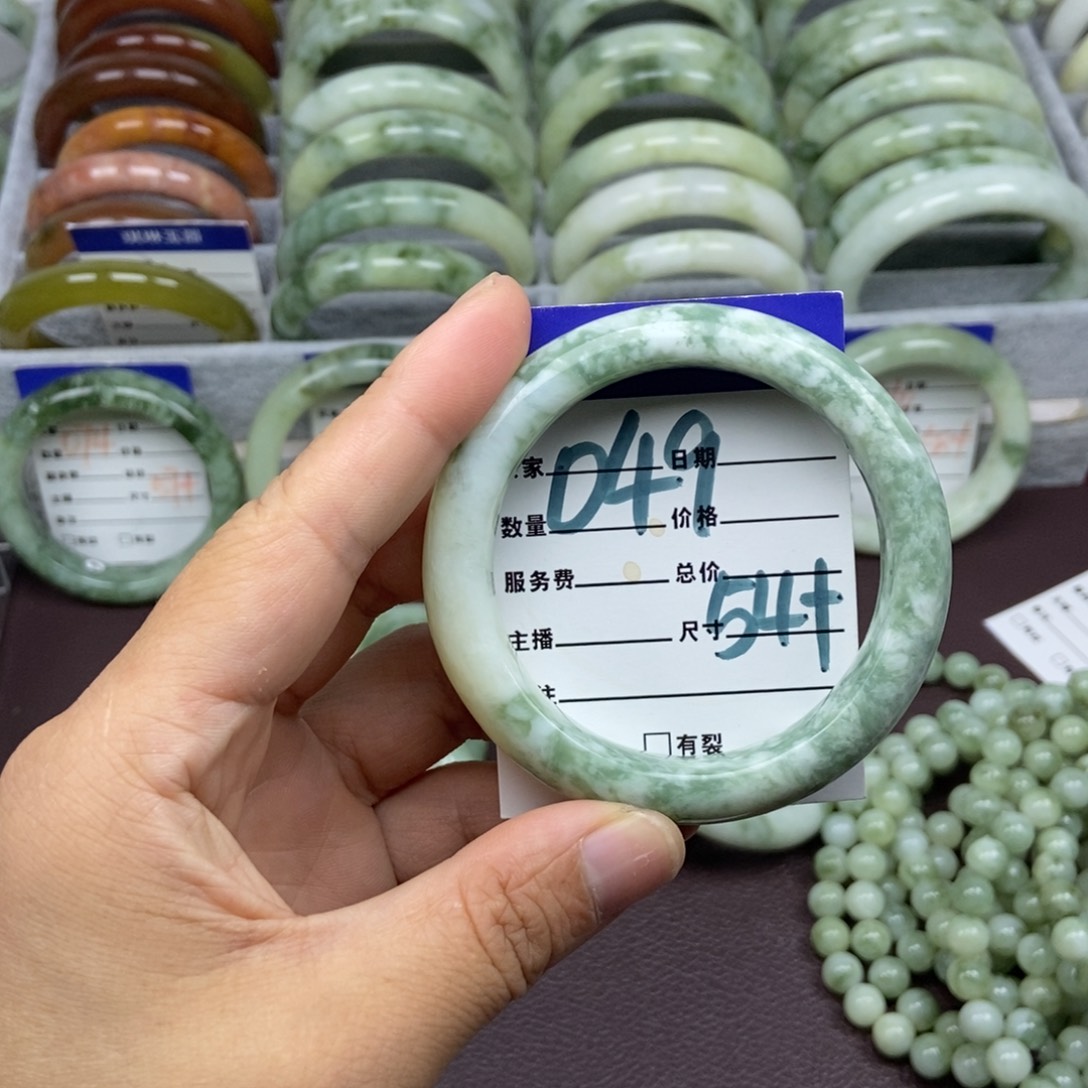 未镶嵌蛇纹石玉手链