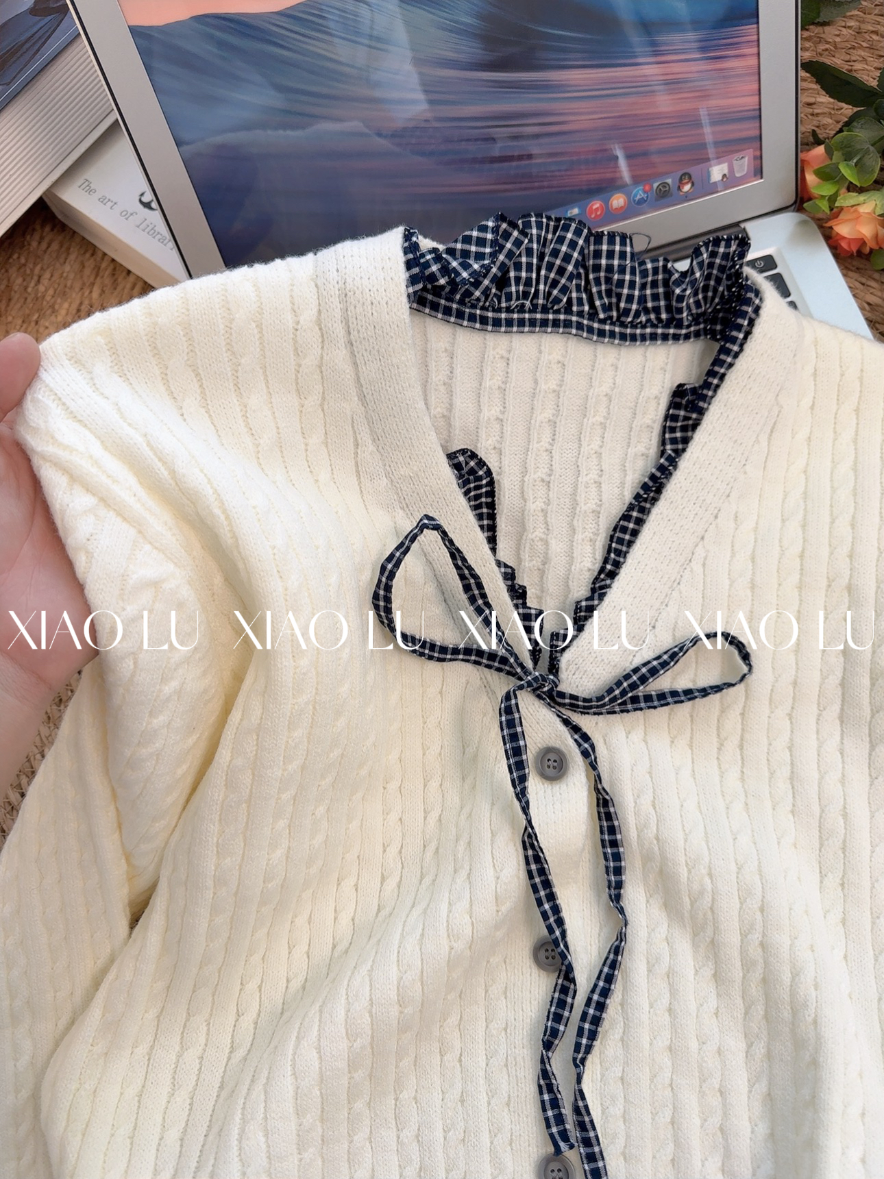 【小鹿推荐】小格子细带拼色针织衫高腰减龄v领麻花洋气毛衣外套