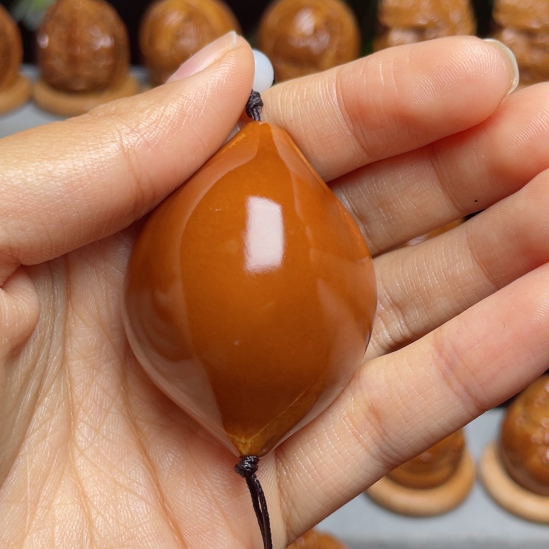 吊坠橄榄核生命单子单面一线天3.4