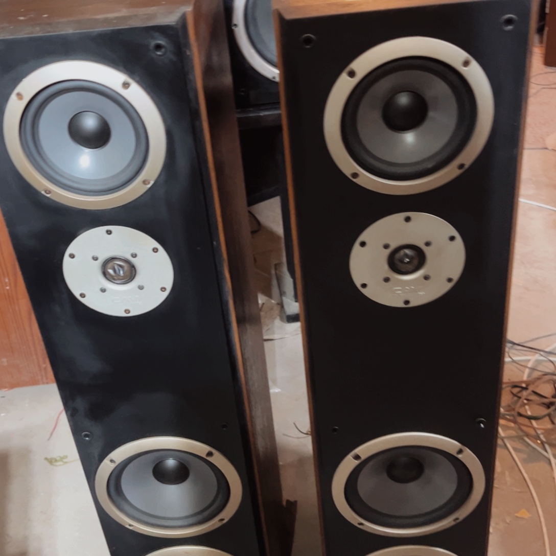 8新一对Cav落地箱包邮，有瑕疵