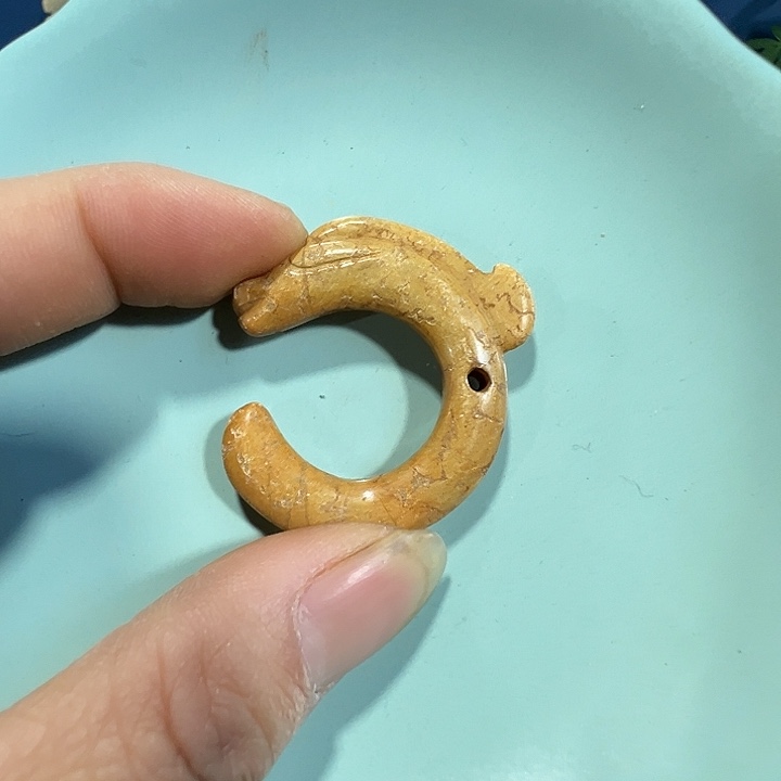 透闪石质玉未镶嵌挂件