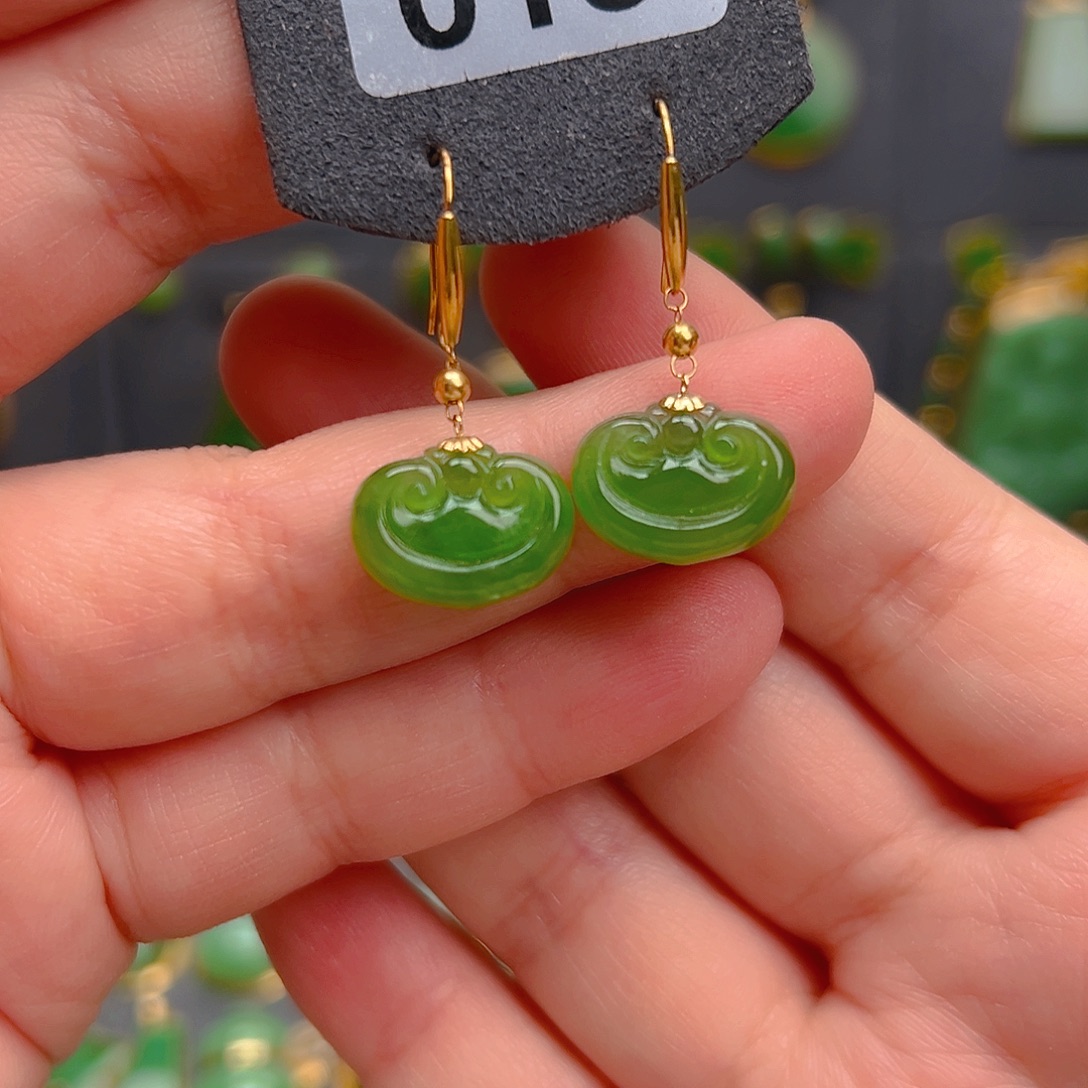 和田玉18K金镶嵌耳饰