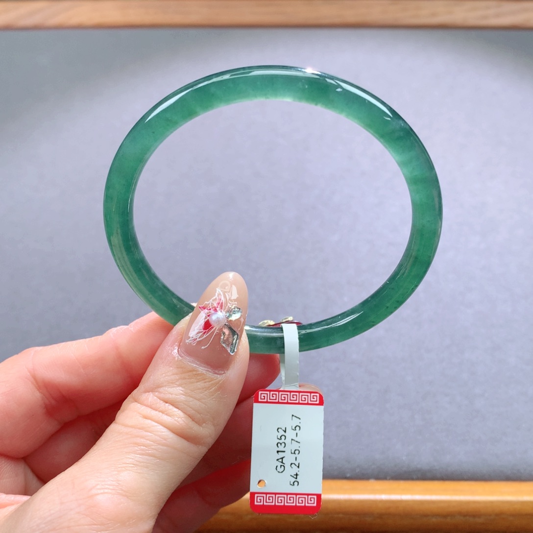 翡翠手镯未镶嵌天然翡翠手镯叮当镯