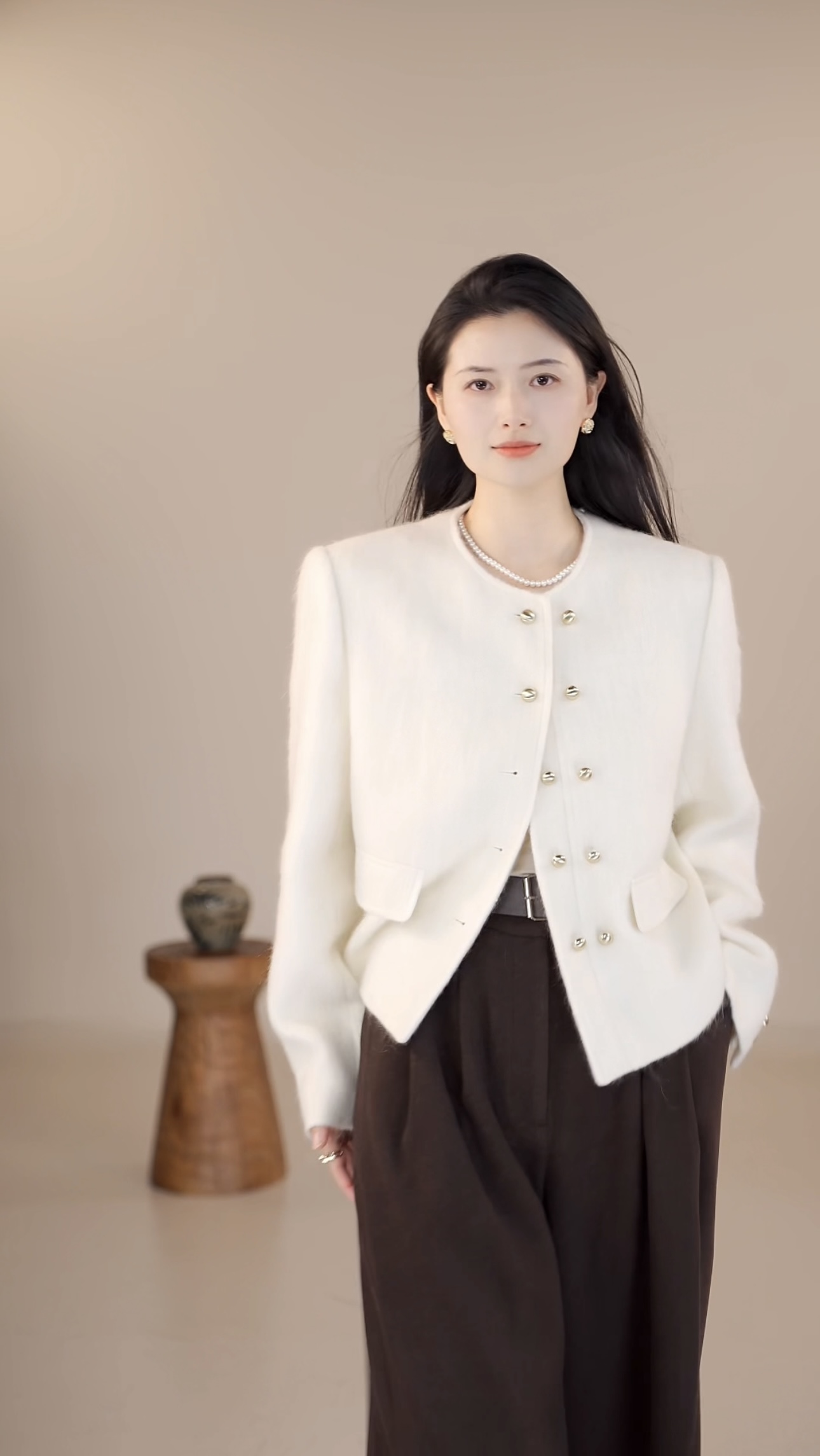 女冬季长袖短款圆领小香风短外套设计师气质设计感(H1103)