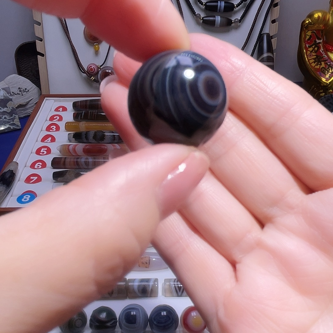 玛瑙未镶嵌吊坠玛瑙日月微瑕