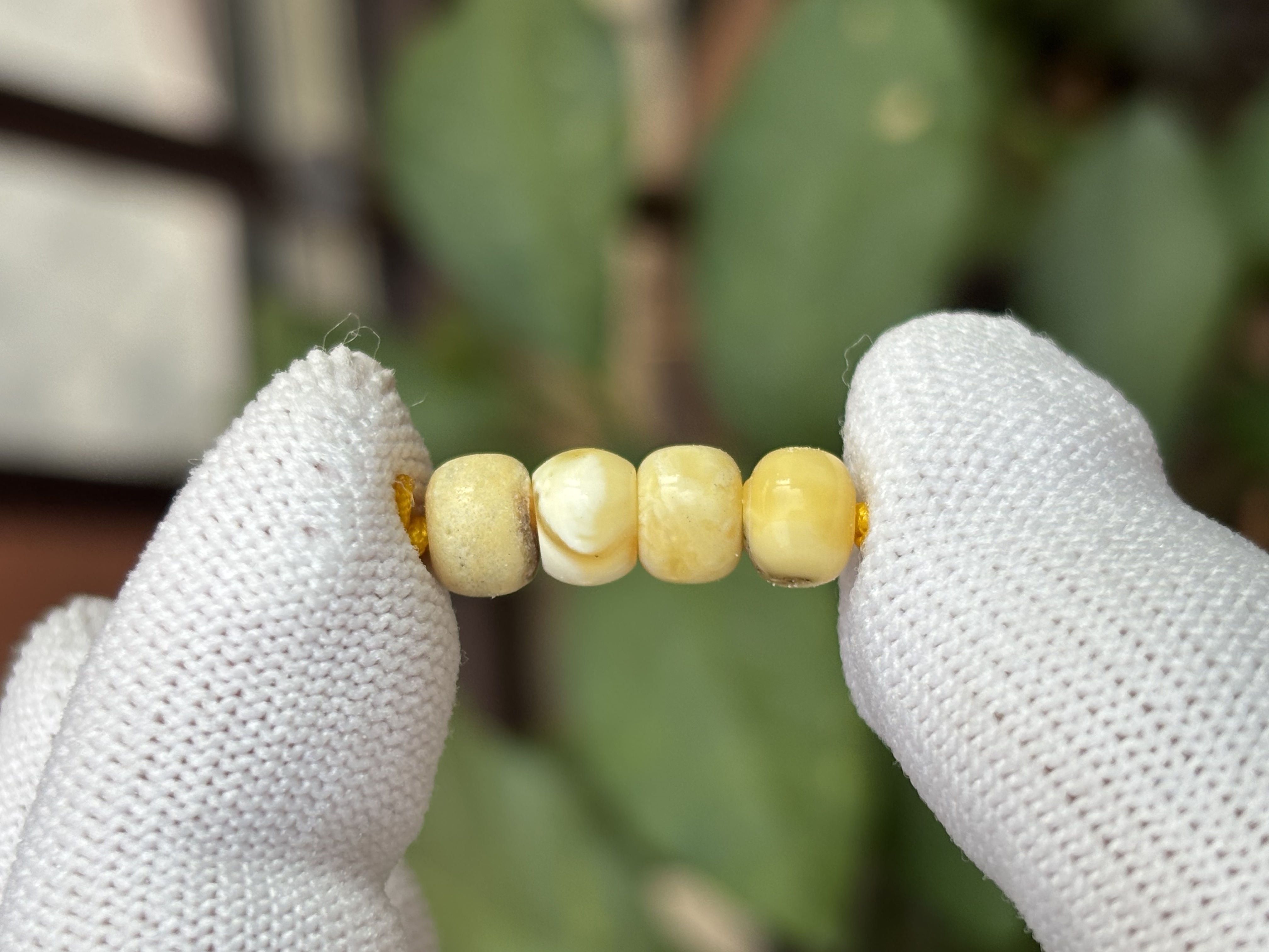 5385天然蜜蜡琥珀微瑕老型墩子7.1x4.1mm