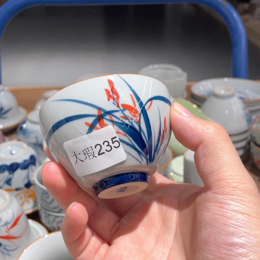釉下手绘茶具微瑕