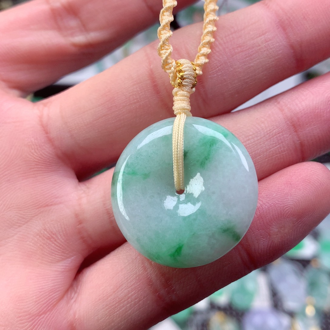 翡翠颈饰未镶嵌翡翠吊坠