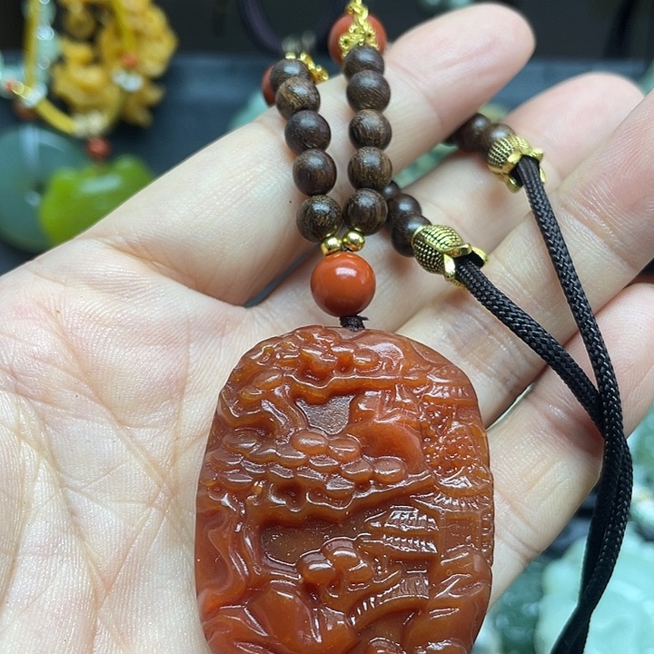 未镶嵌蛇纹石玉颈饰