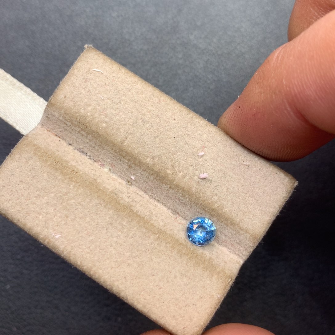 海蓝宝石裸石未镶嵌0.43ct超圣