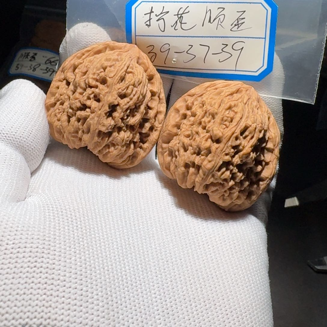 文玩核桃把件5号拧花