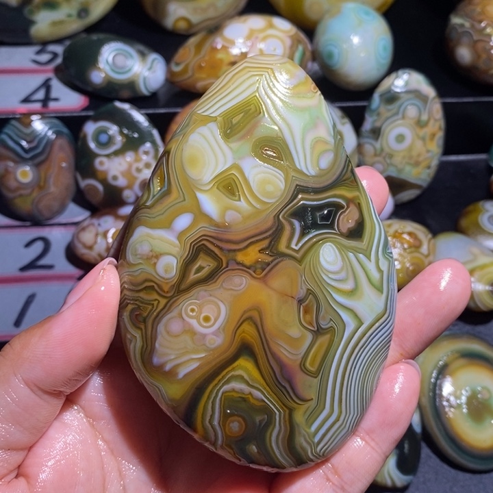 悦***^玛瑙/玉髓未镶嵌珠宝奇石