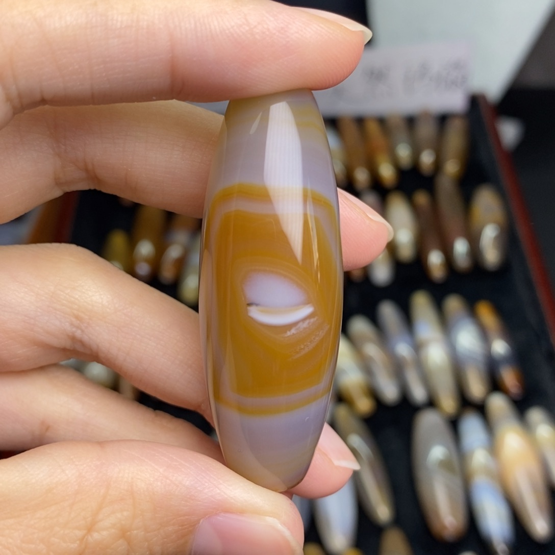 玛瑙/玉髓未镶嵌颈饰人*