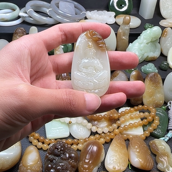 和田玉未镶嵌颈饰