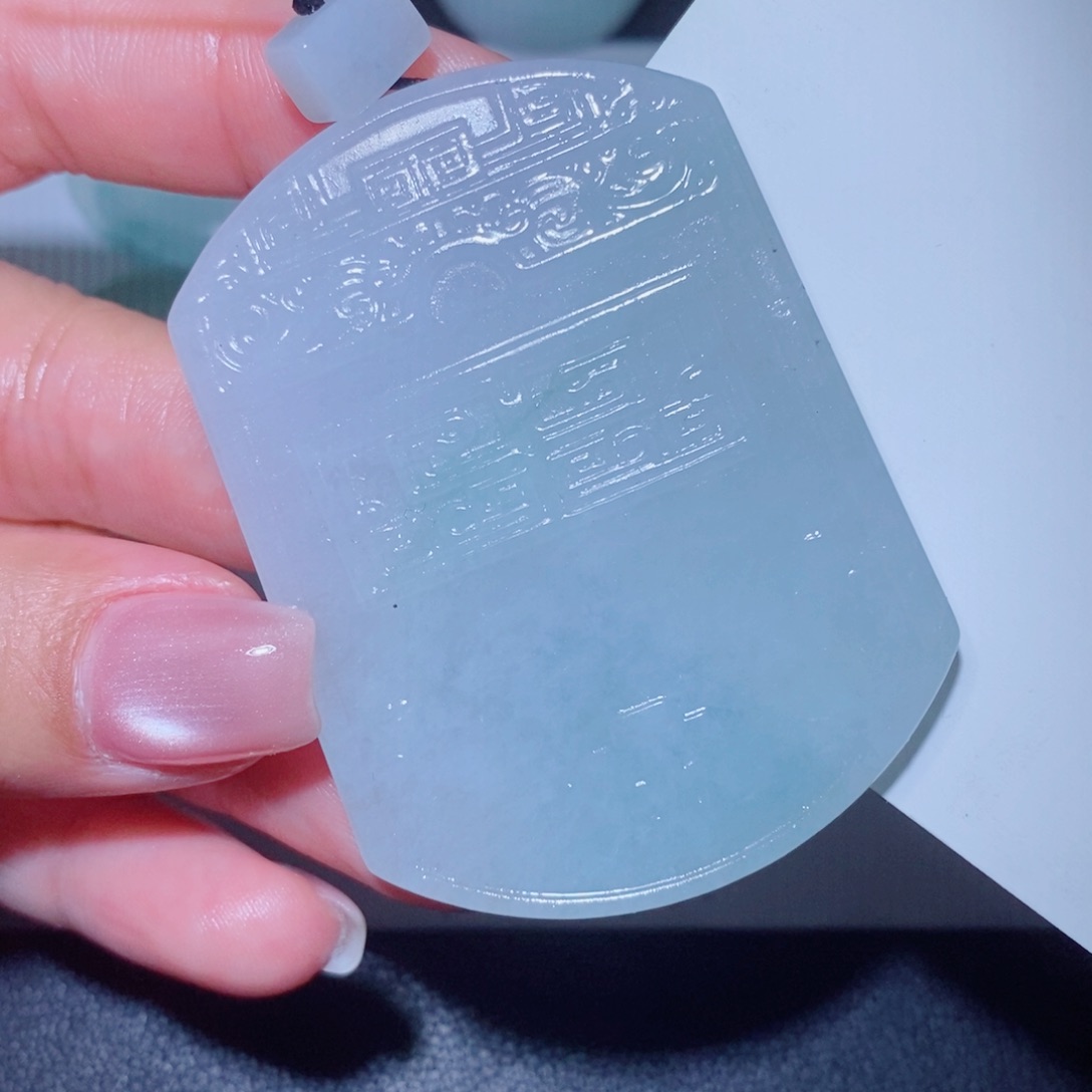 未镶嵌吊坠定制翡翠