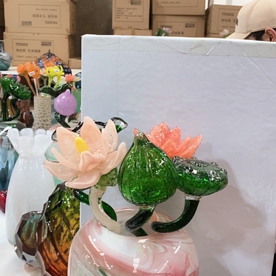 琉璃花瓶高45厘米宽12厘米