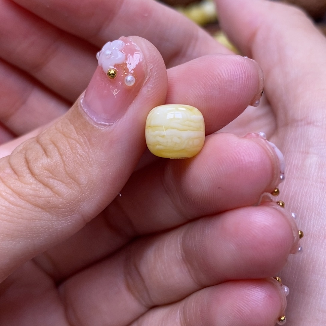 琥珀未镶嵌珠宝奇石星*?