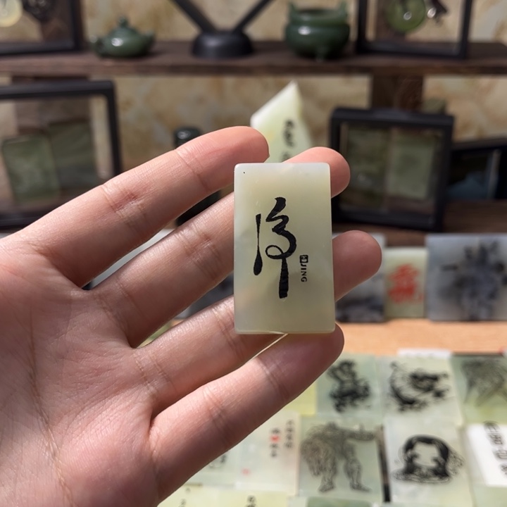 蛇纹石玉合金颈饰