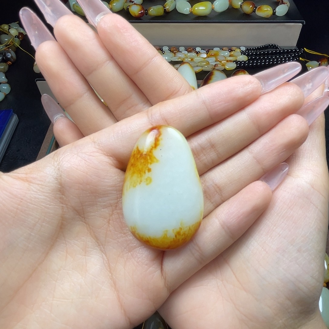 和田玉未镶嵌颈饰冬****+