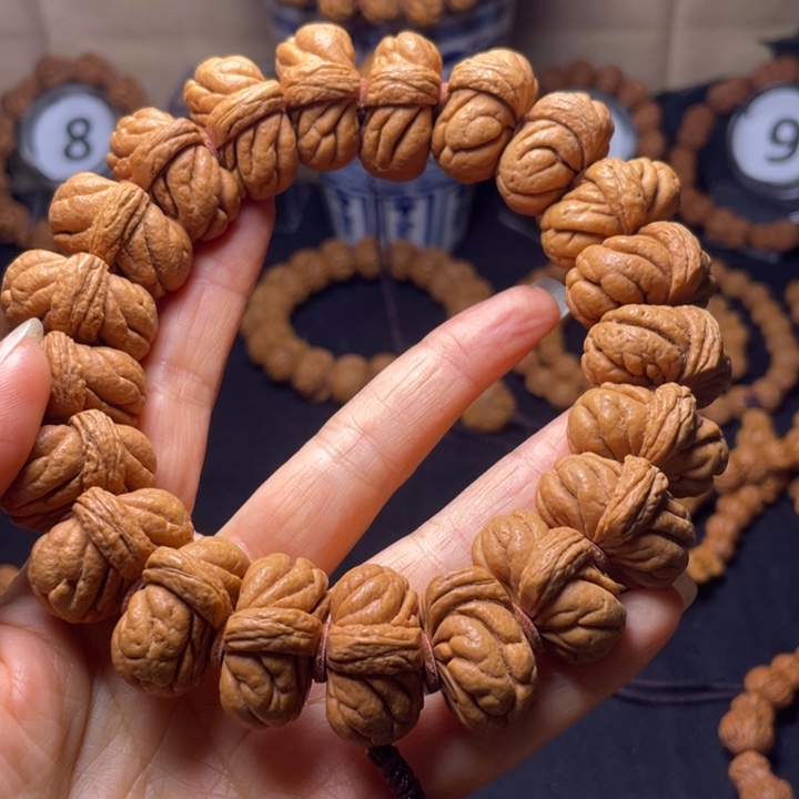 @***者桃核吊坠秦岭桃核手持