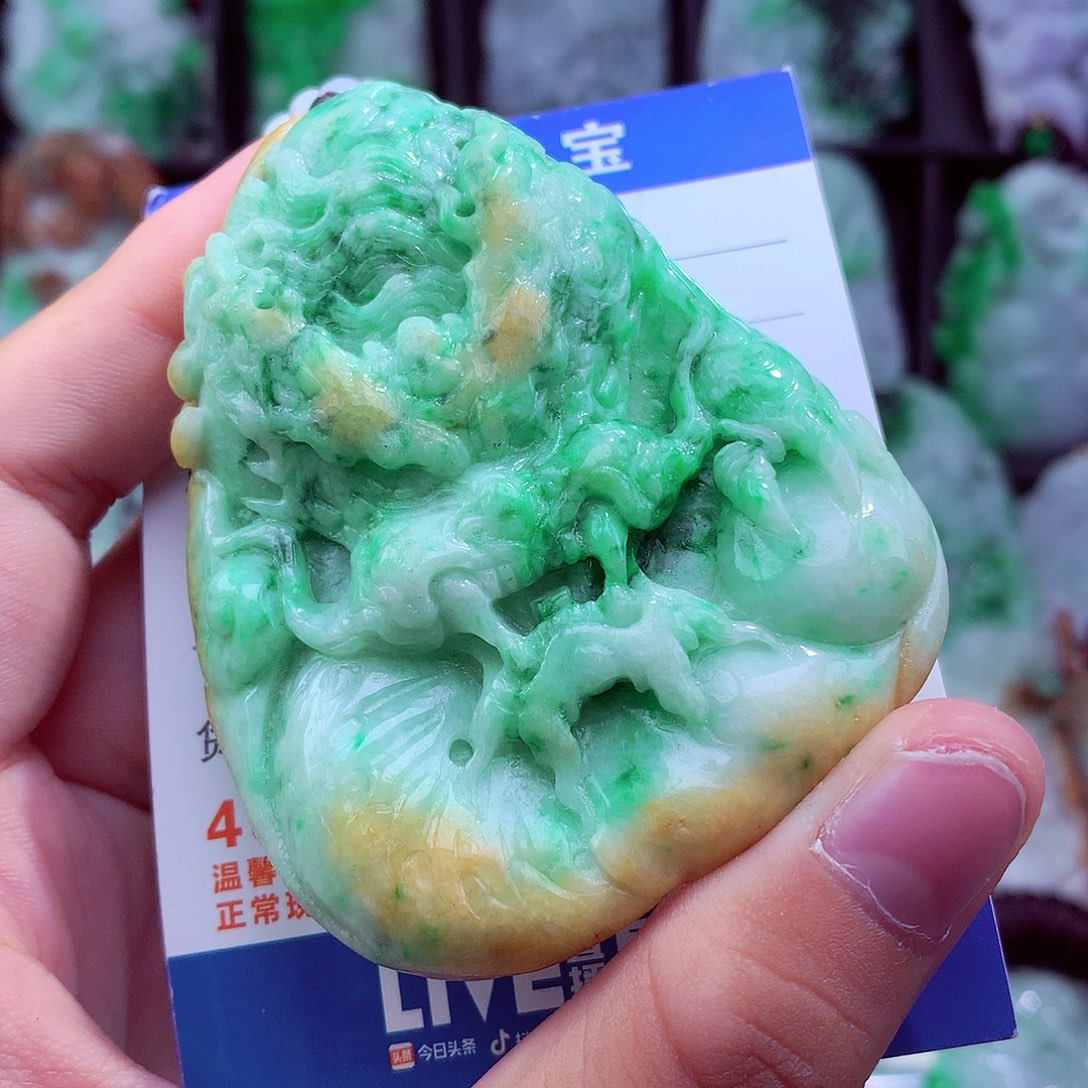 翡翠未镶嵌颈饰挂件