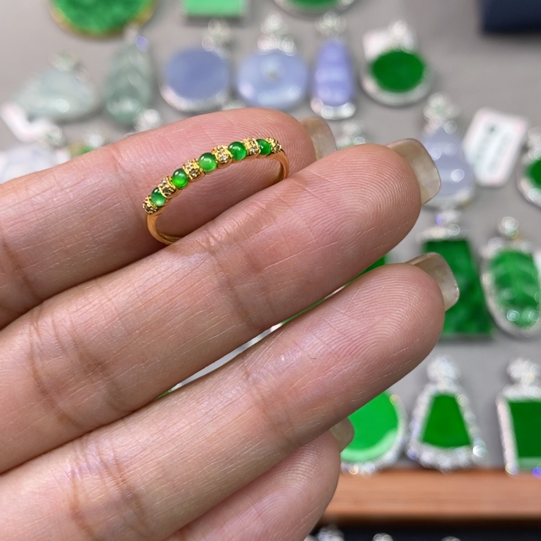 翡翠戒指18K金镶嵌戒指