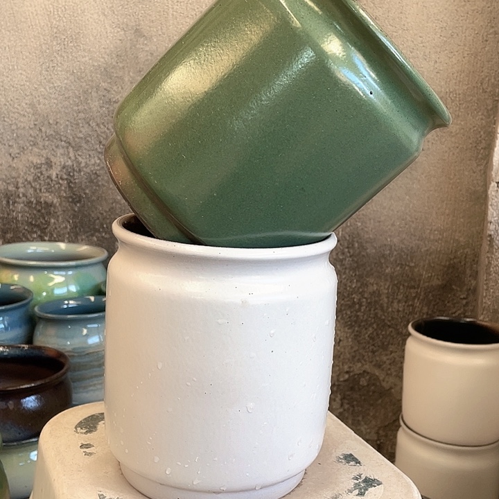 紫砂花盆正品口18高21。z z z z