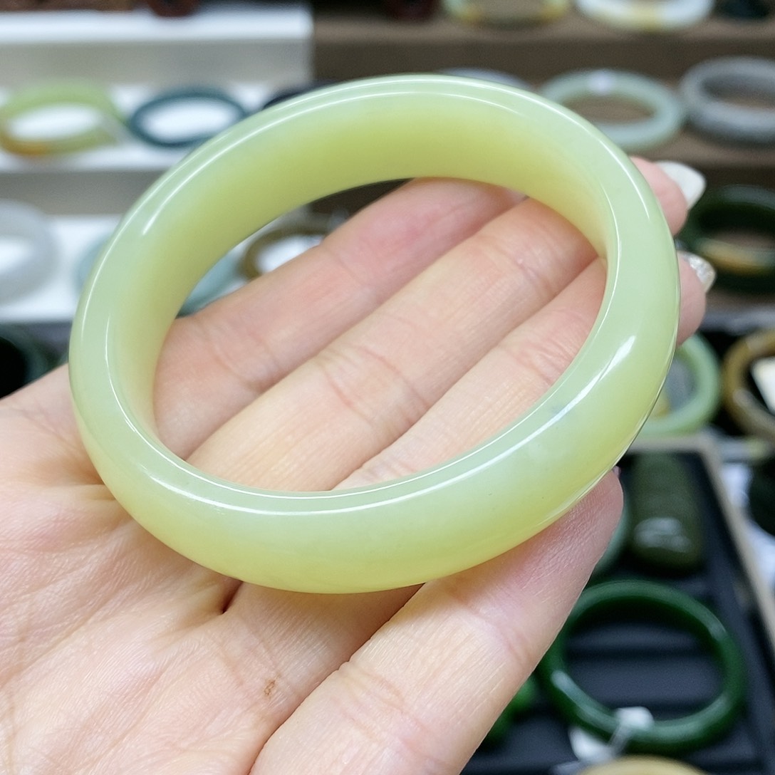 【闪购商品】和田玉手镯未镶嵌