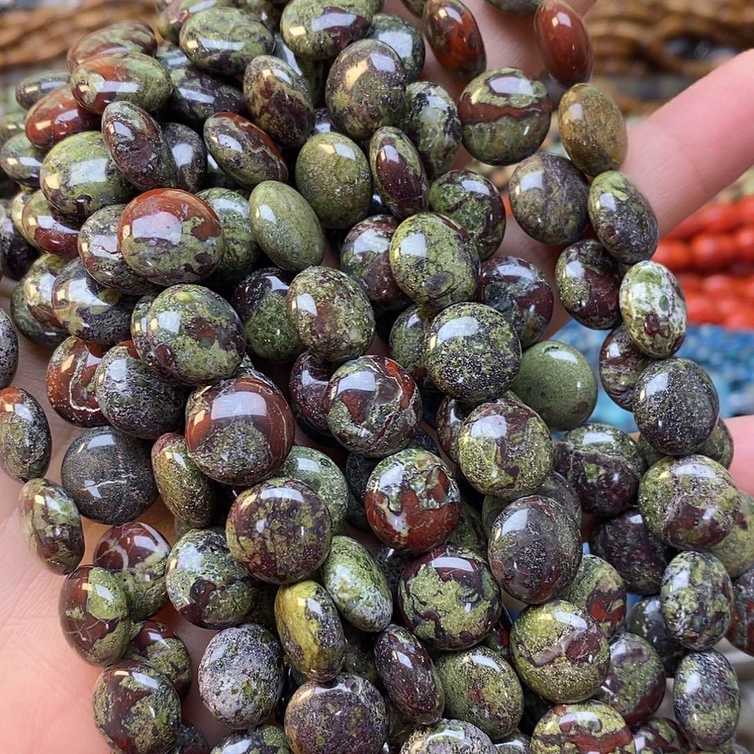 玛瑙/玉髓未镶嵌珠宝半成品卡十二龙血石一条