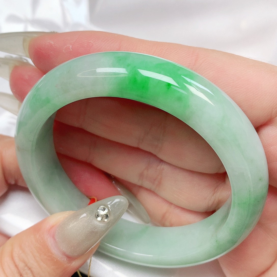 翡翠手镯未镶嵌抖音791