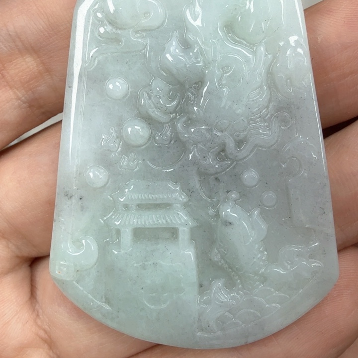 翡翠挂件未镶嵌翡翠