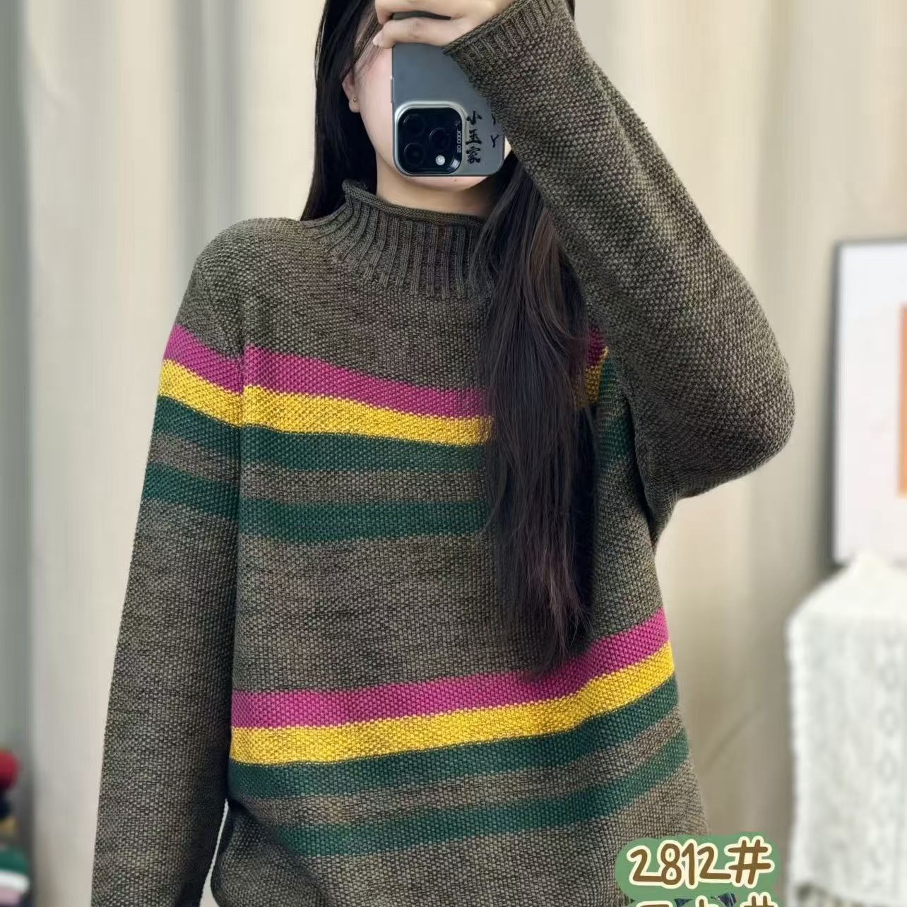 秋冬新款半高领彩线条纹针织衫