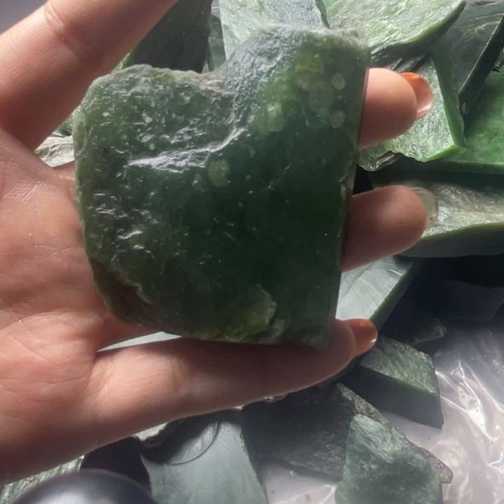 和田玉（糖玉）未镶嵌摆件