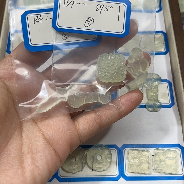 蛇纹石玉合金颈饰