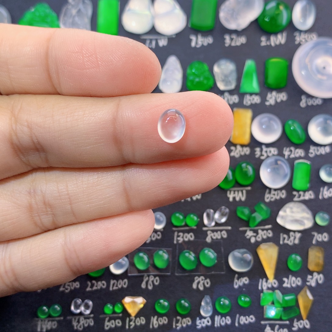 翡翠未镶嵌颈饰天然翡翠玉石蛋面