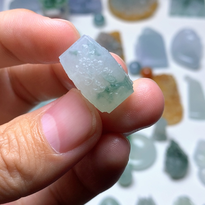 未镶嵌定制翡翠蓝***色定制翡翠