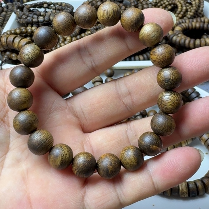 沉香手串乌身手串7克加