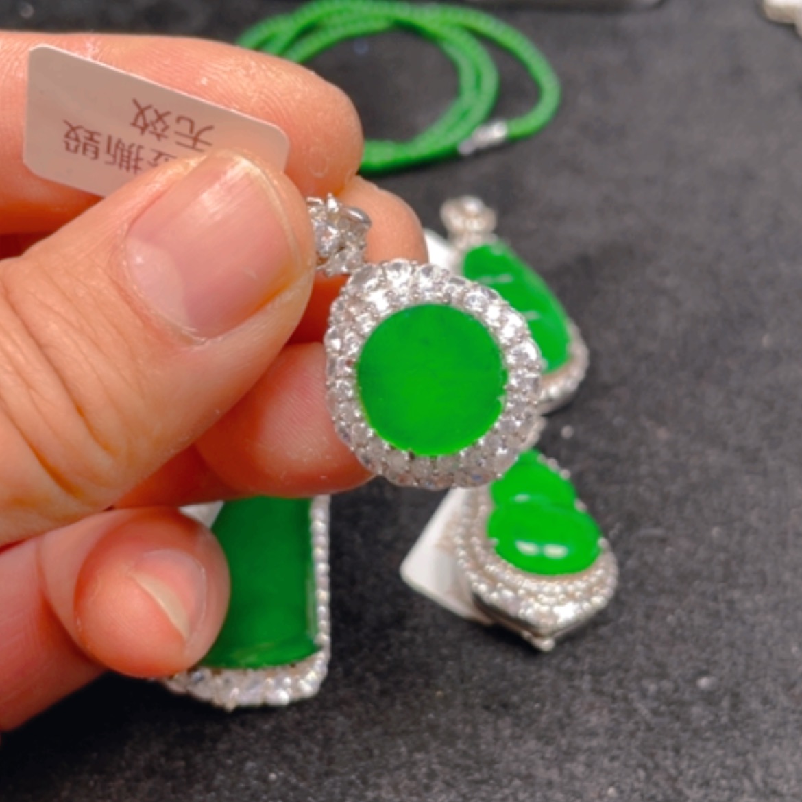 【闪购商品】翡翠颈饰银S925镶嵌吊坠