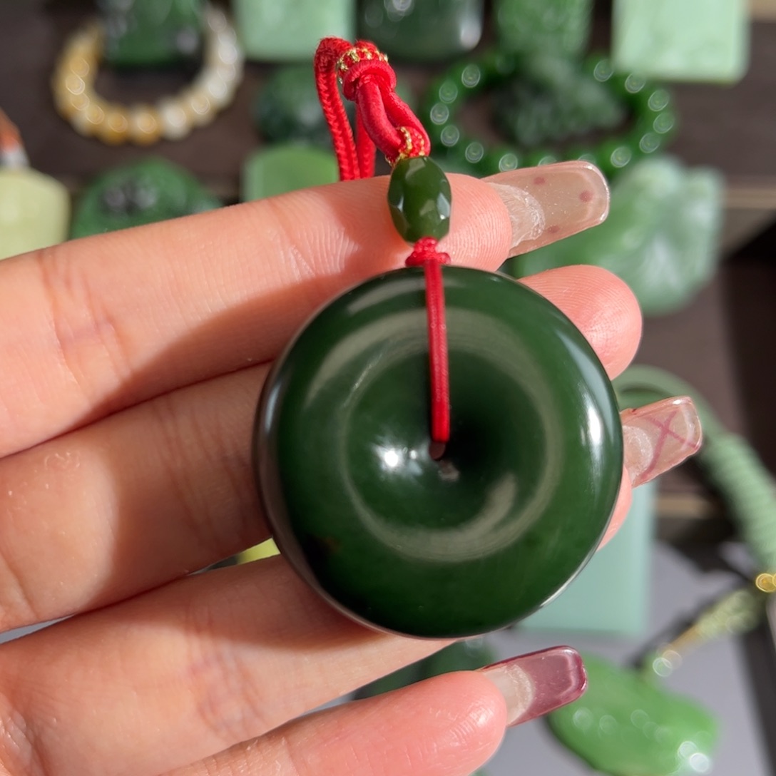 和田玉挂件未镶嵌菠菜绿平安扣定制
