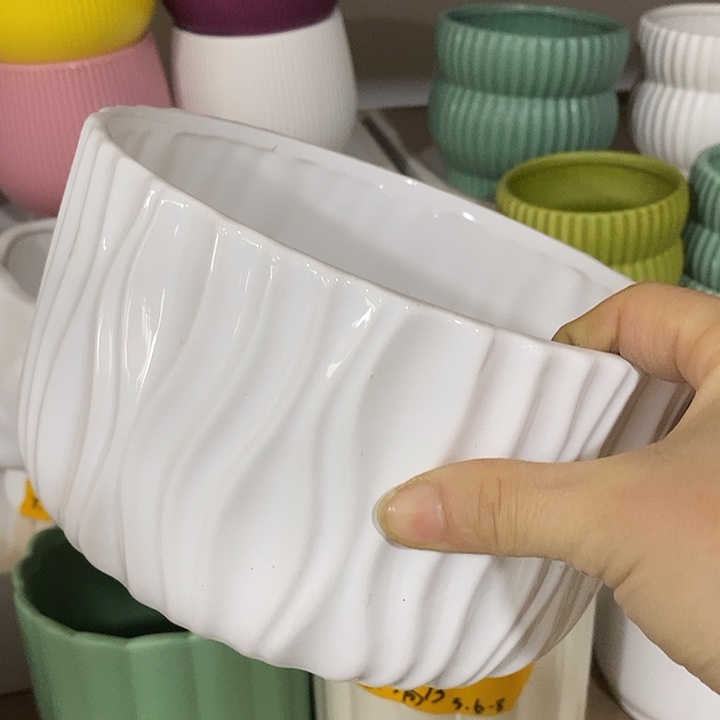 陶瓷花盆有孔 瑕疵介意勿拍 