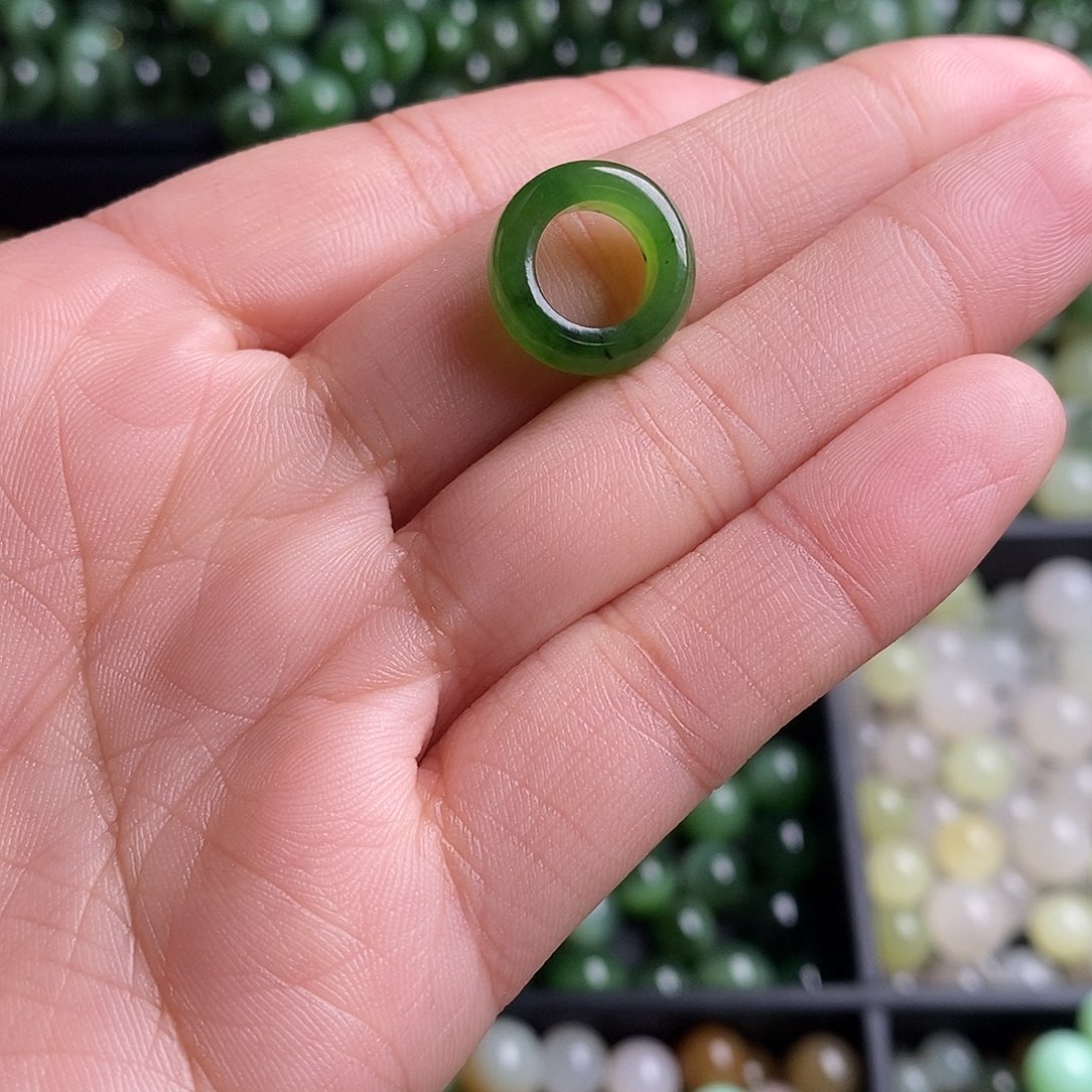 和田玉（碧玉）未镶嵌珠宝半成品