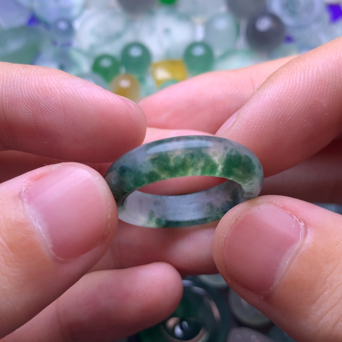 定制翡翠未镶嵌挂件