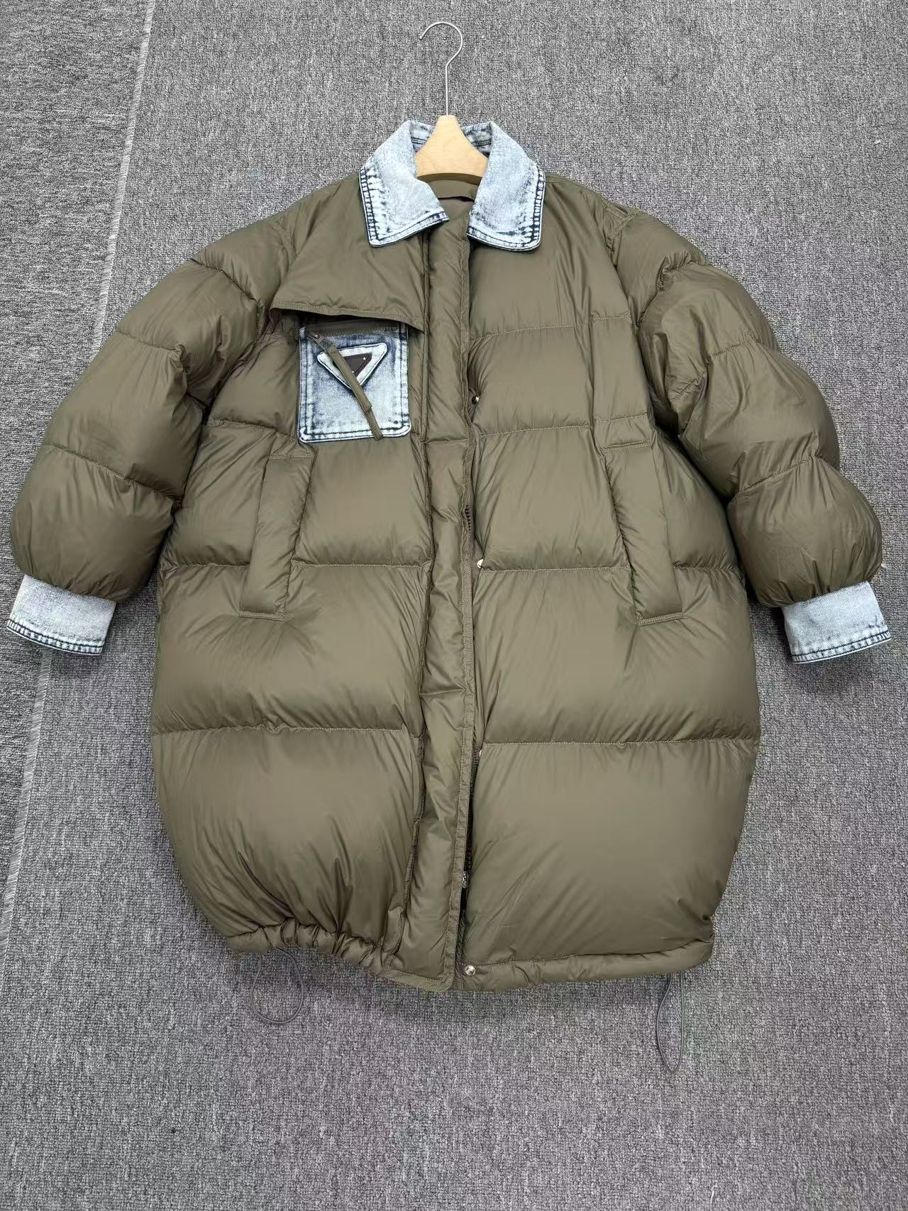 400克白鸭羽绒服2024年新款拼接牛仔个性时尚中长款羽绒服