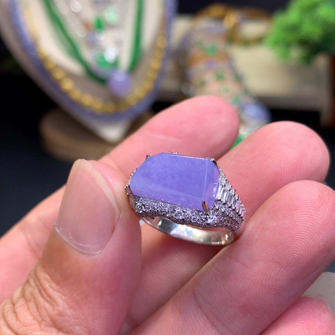 翡翠戒指18K金镶嵌