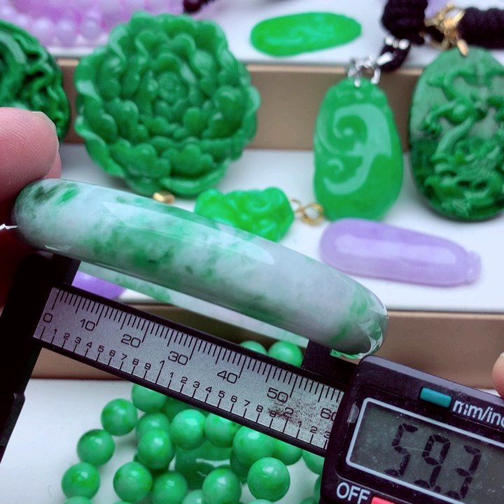 翡翠未镶嵌手镯手镯