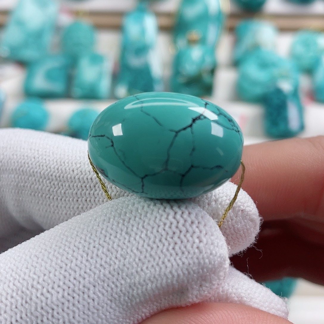 绿松石颈饰未镶嵌