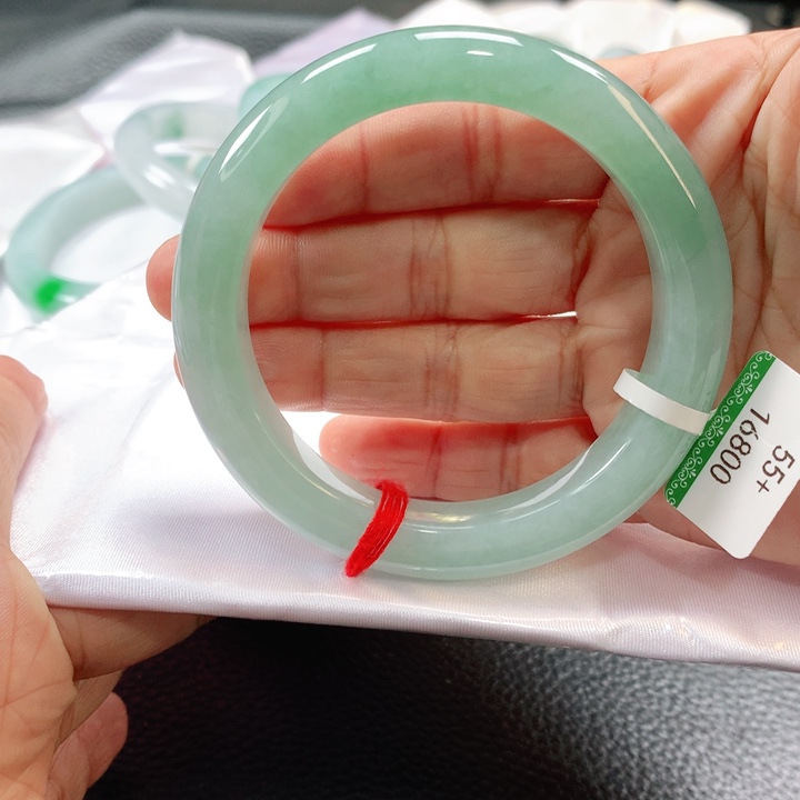 翡翠手镯未镶嵌555565656