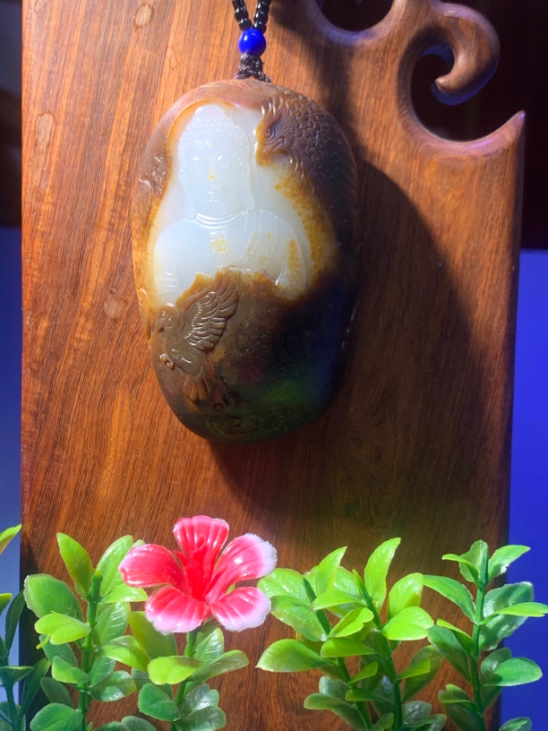 真皮，新疆和田玉，肉质细腻，大师作品，大慈大悲，脂白，158.4克